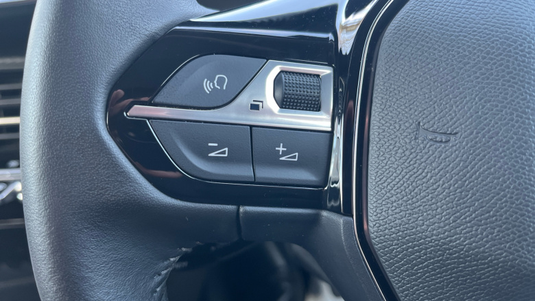 Peugeot 2008 1.2 PureTech Allure Premium+ 5dr Petrol Estate